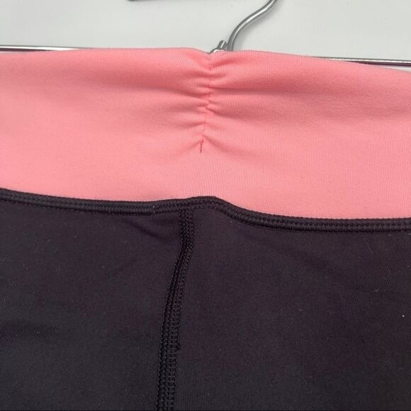 Lululemon cropped multi colored leggings Sz 8 - Picture 5 of 7